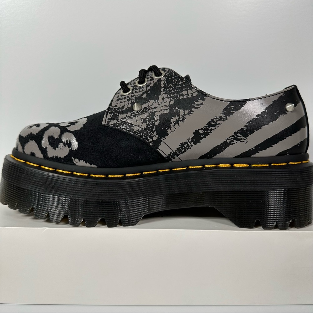 DR DOC MARTENS 1461 QUAD WOMENS SPIKED SHOES SIZE 6 BLACK GRAY NEW - Picture 8 of 10